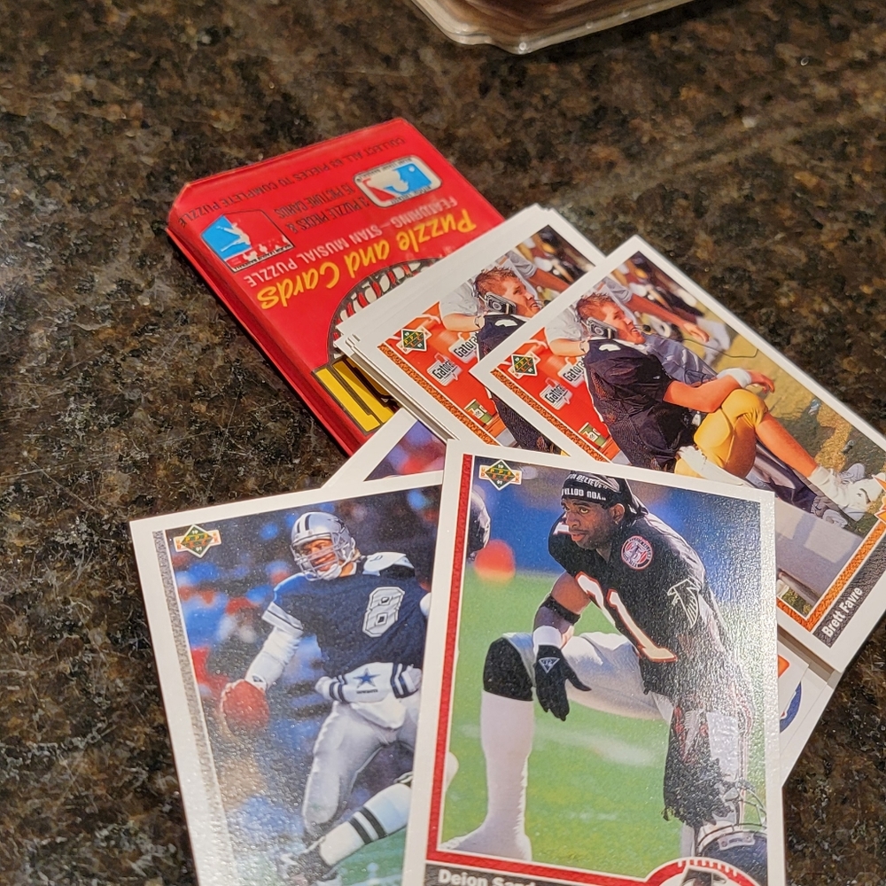 BASEBALL CARDS - Picture 15 of 16